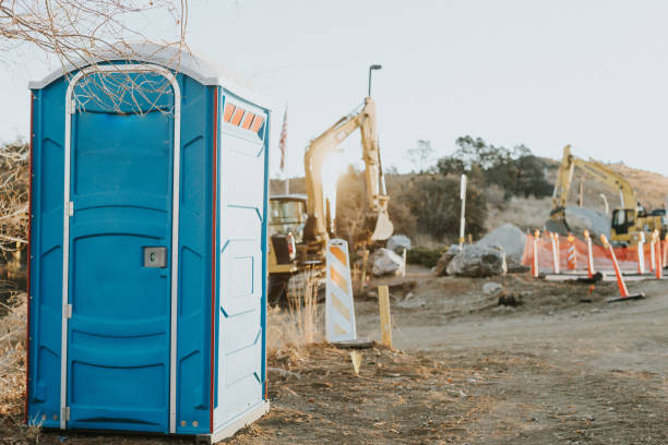Best Porta potty delivery and setup  in Toppenish, WA